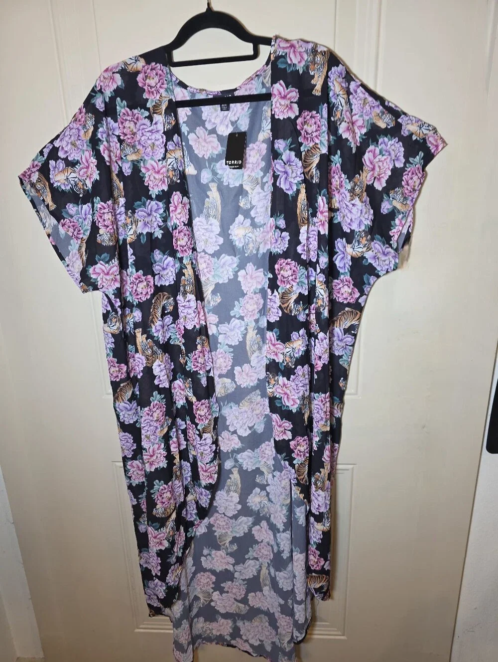 Torrid Tiger & Floral High-Low Kimono Cover Up Size 3/4 NWT Boho Festival